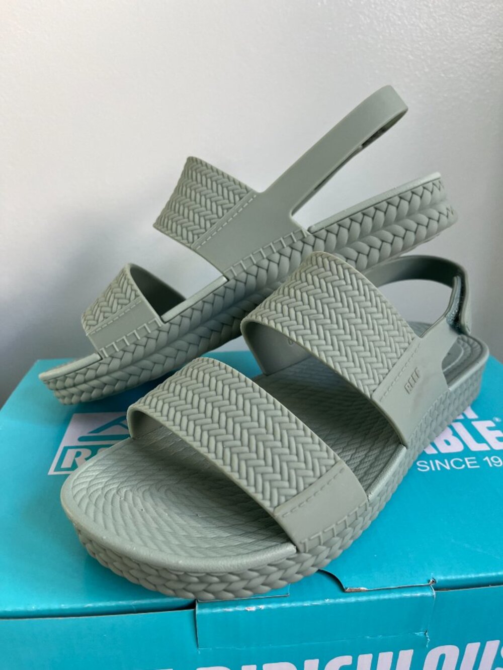 REEF Water Vista Sandals Women's Size 6